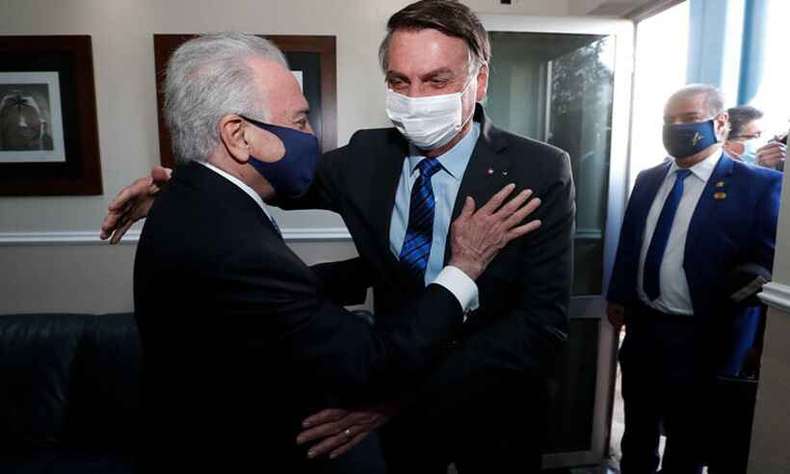 Nota divulgada por Bolsonaro foi redigida por Michel Temer