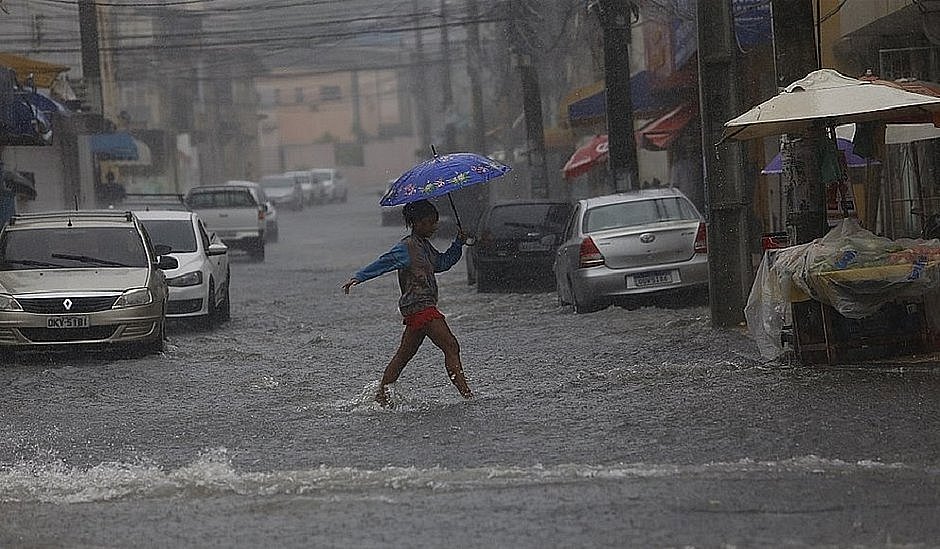 Defesa Civil alerta para alagamentos e deslizamentos em Salvador