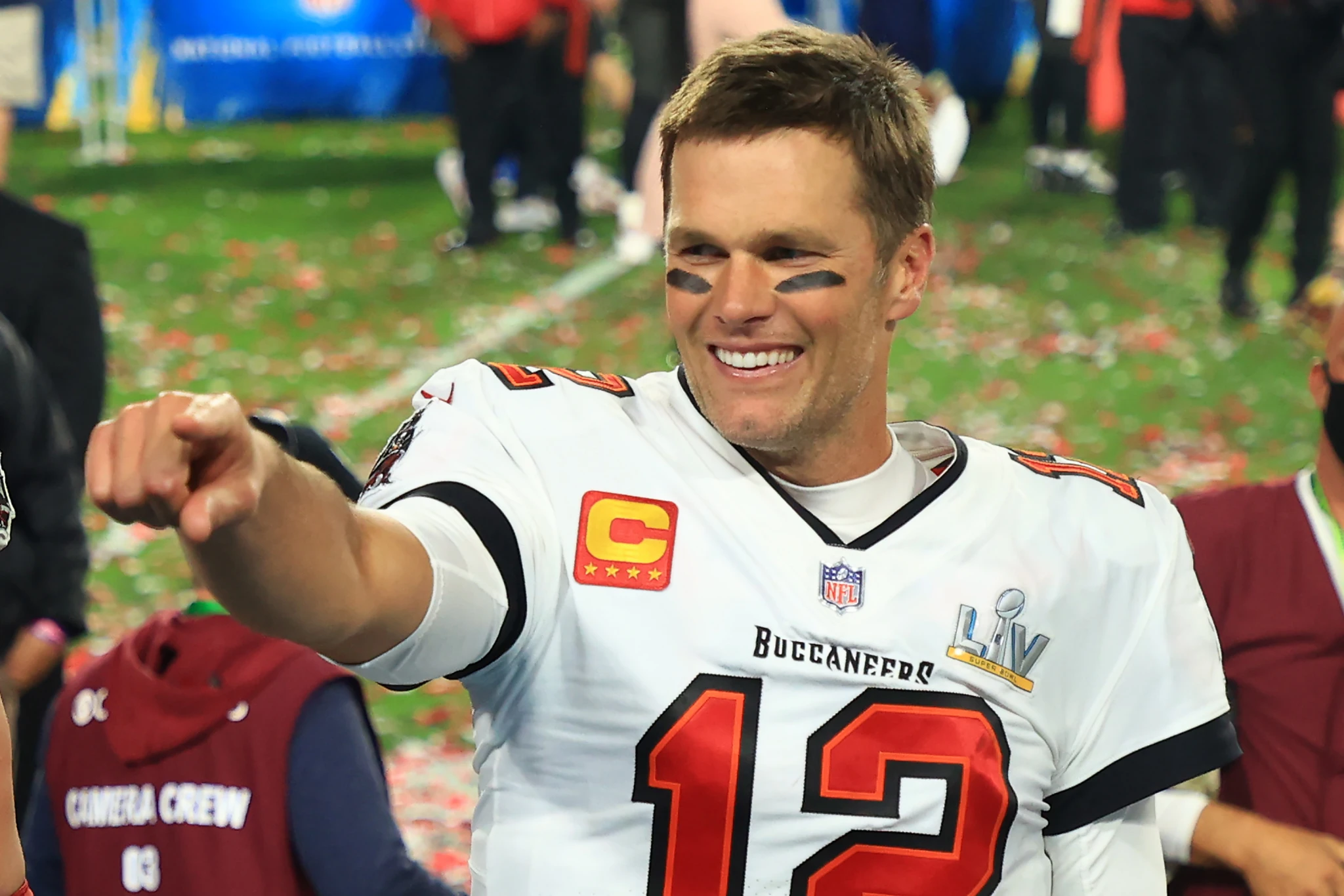 Tom Brady anuncia retorno para a NFL após breve aposentadoria