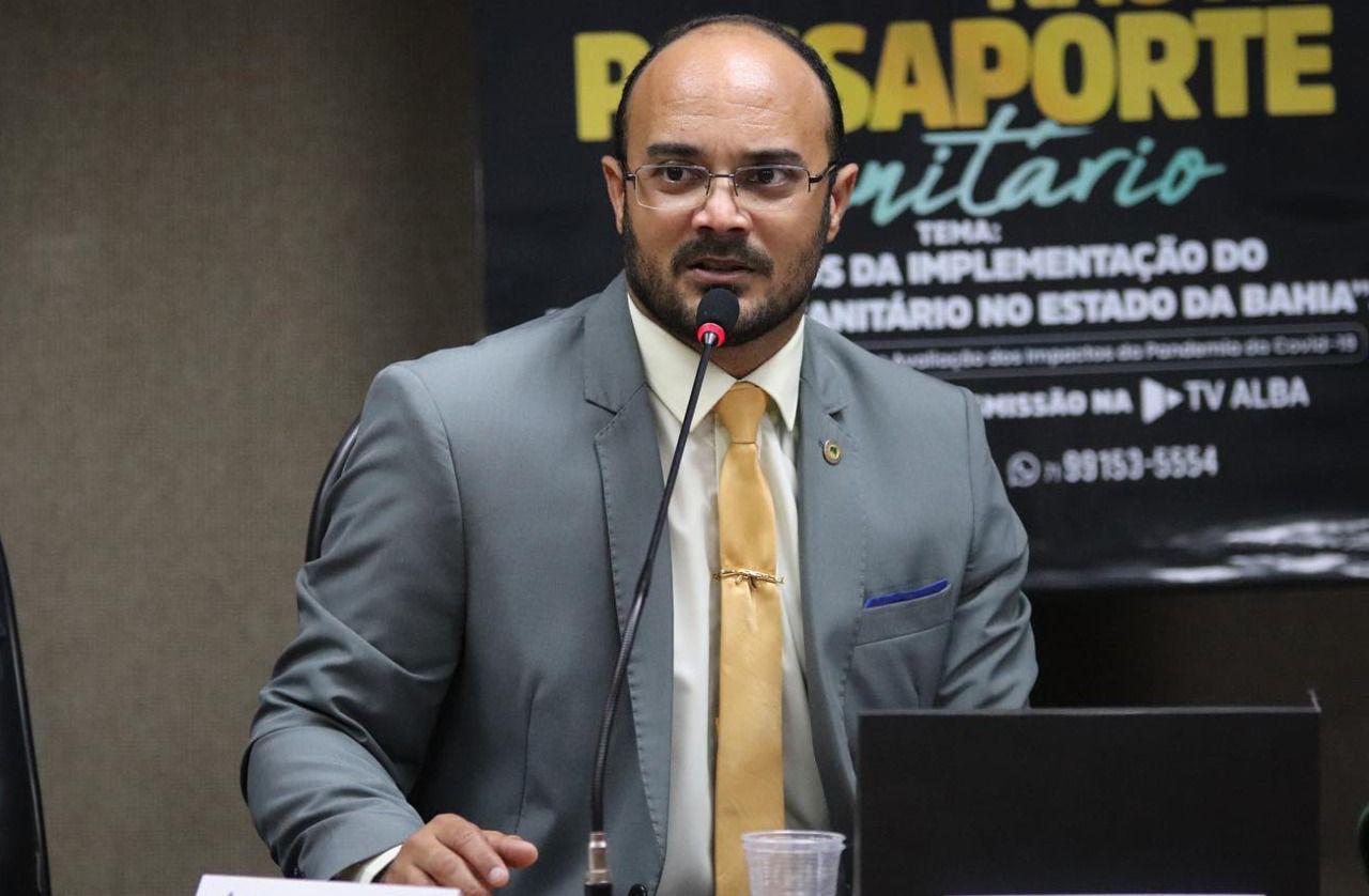 Capitão Alden sobe o tom contra Dayane Pimentel: “não se elege nem para síndica”