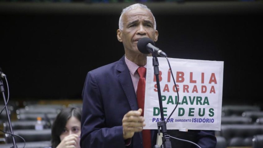 Deputados aprovam urgência para projeto de Sargento Isidório