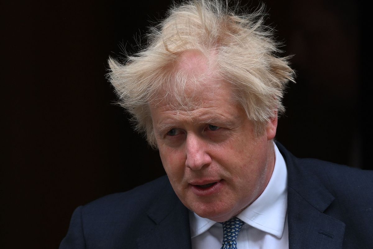 Boris Johnson vence voto de desconfiança e permanece como primeiro-ministro britânico