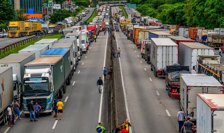 PRF entrega ao STF nomes dos organizadores de bloqueios rodovias 