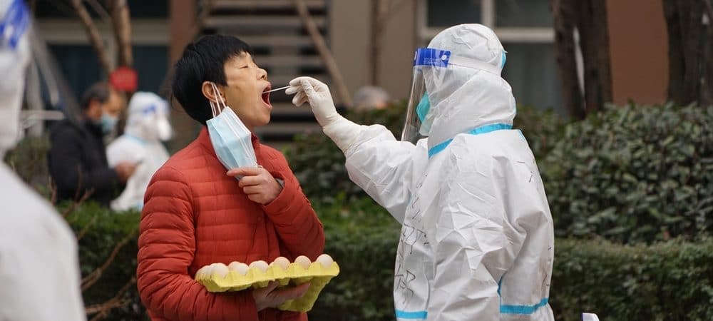 China flexibiliza regras da covid zero, mas reabertura total ainda está longe