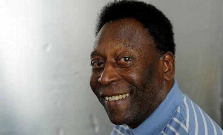 Estado de saúde de Pelé melhora, mas ainda não há previsão de alta