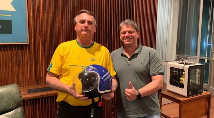 Tarcísio posta foto com Bolsonaro: “Tem minha gratidão eterna”