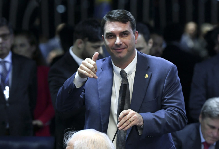 ‘Não configura crime’, diz Flavio Bolsonaro sobre denúncia de Marcos do Val