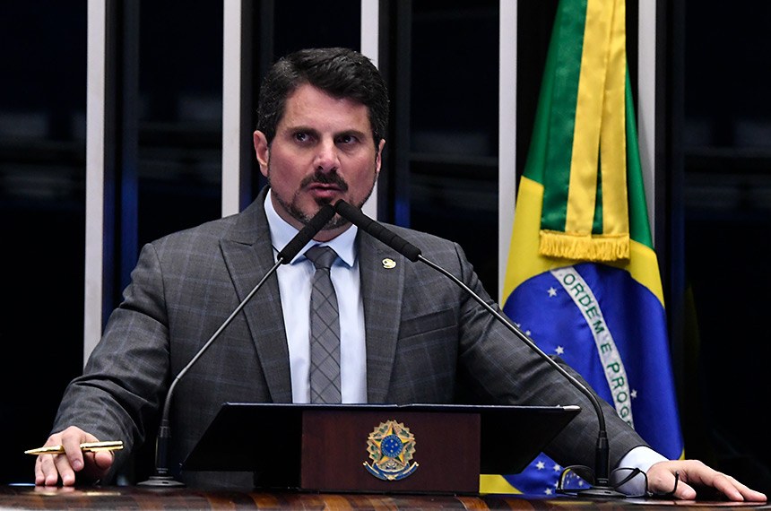 Moraes dá 5 dias para PF ouvir senador Marcos do Val