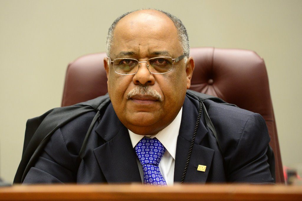 Ministro do TSE reestabelece monetização de canais de direita