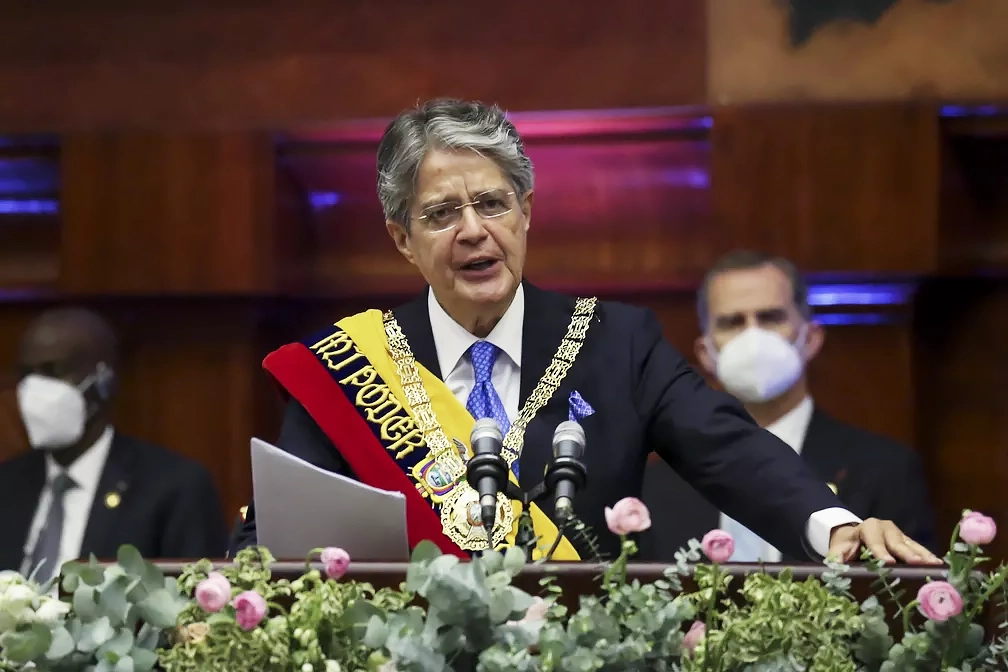 Presidente do Equador decreta emergência e autoriza porte de armas a civis