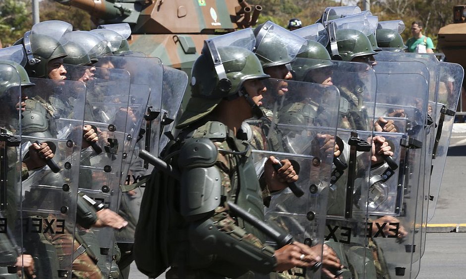 Exército gastou verba da covid com salgados e carnes nobres, diz TCU