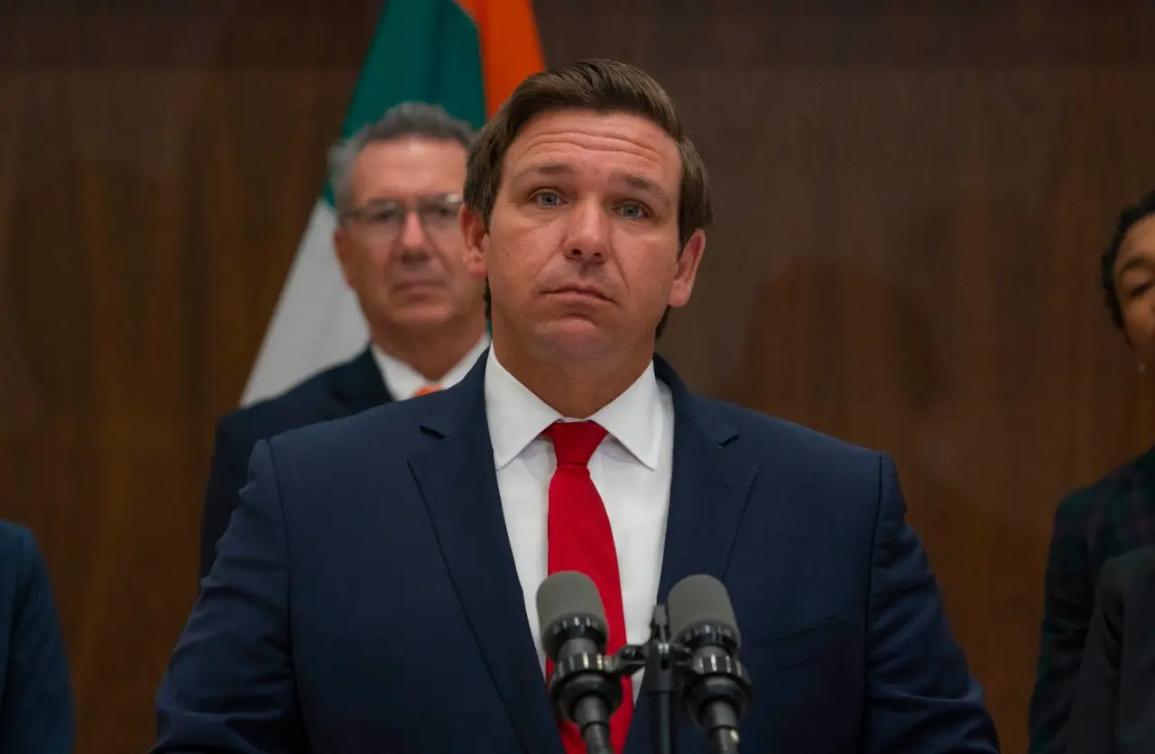 Governador da Flórida aprova lei contra imigração irregular no Estado