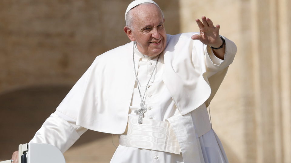 Papa Francisco é novamente hospitalizado para realizar exames médicos 