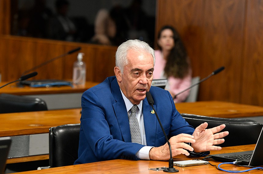 Otto Alencar tem rede social clonada e suspeito tenta aplicar golpes em políticos