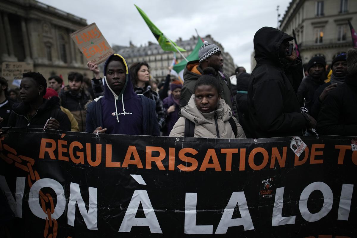 Agricultores intensificam bloqueios na França