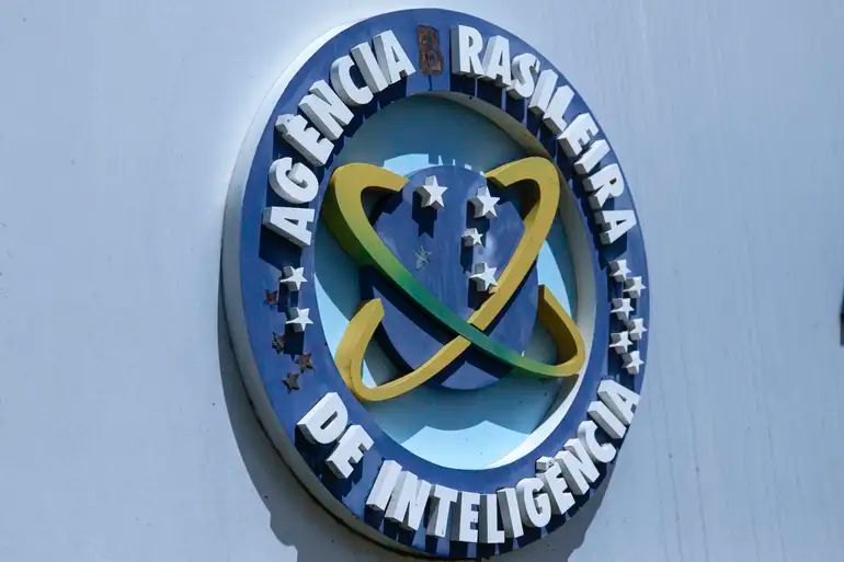 “Caso de Rachadinhas”: Agente de inteligência é exonerado por vazamento de dados sigilosos