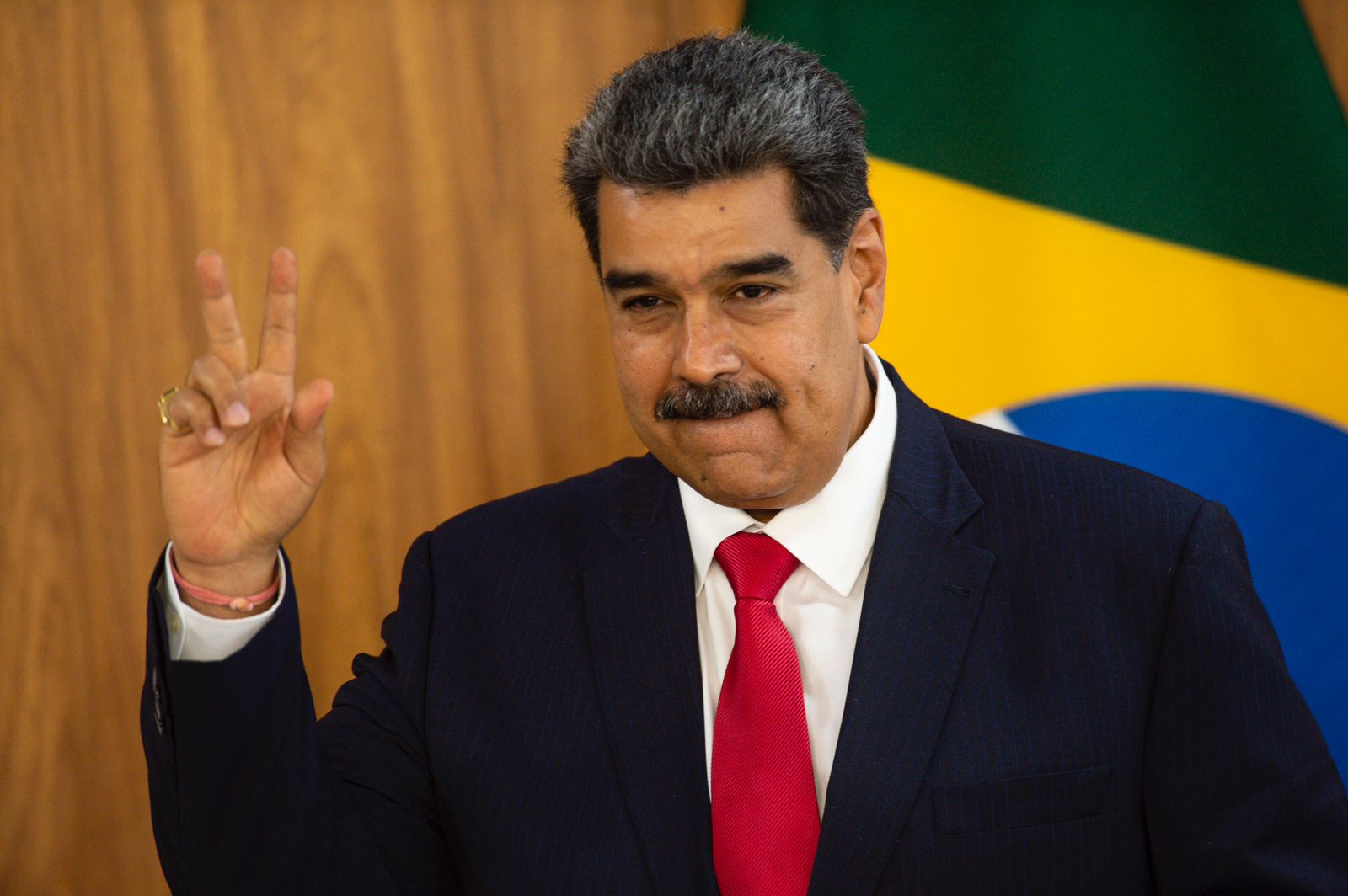 Líder do partido de Maduro ameaça seus opositores e os EUA