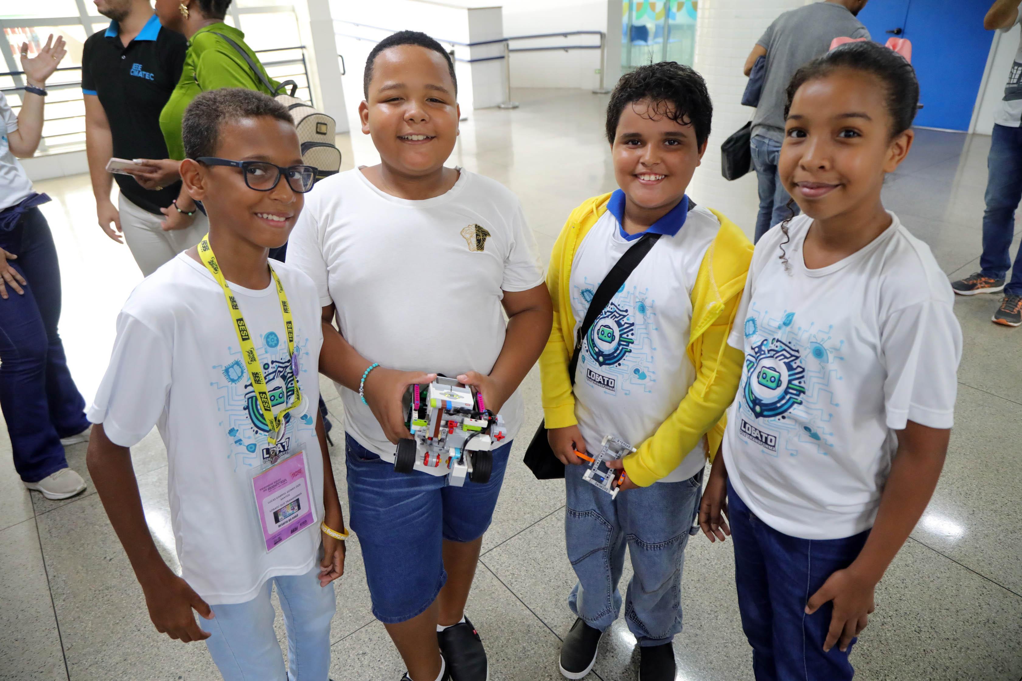 Alunos da Rede Municipal embarcam para Brasília para torneio nacional de robótica