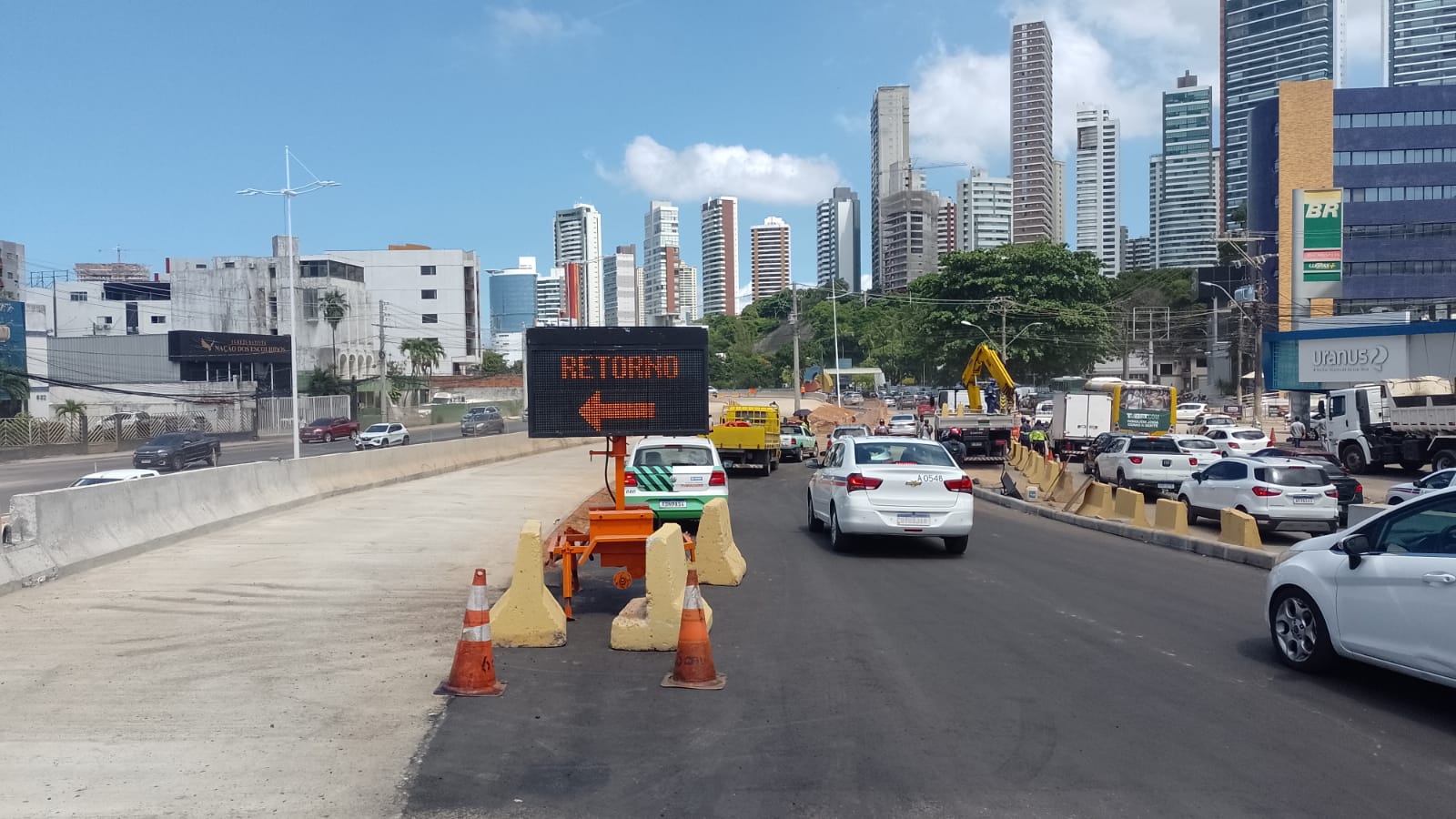 Novo retorno é aberto nesta segunda (18) na Av. Juracy Magalhães Júnior 