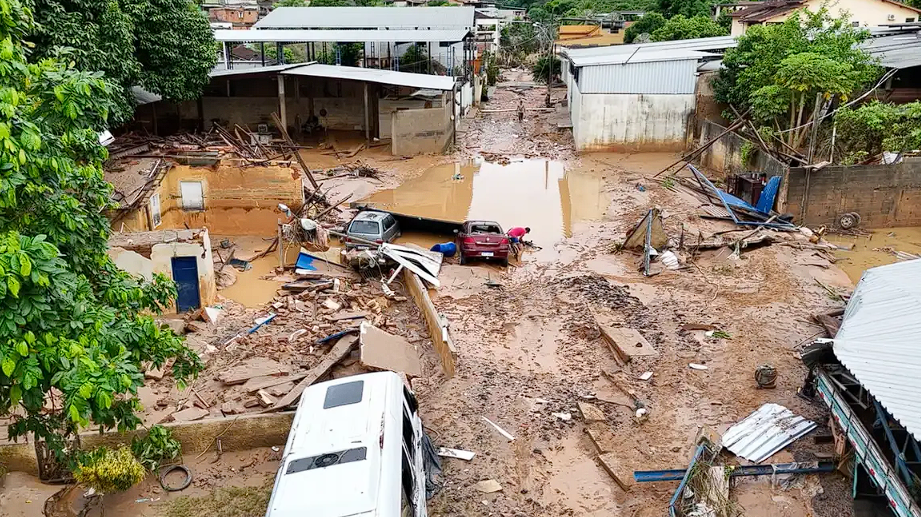 Sobe para 19 o número de mortos por consequência das chuvas no estado do Espirito Santo