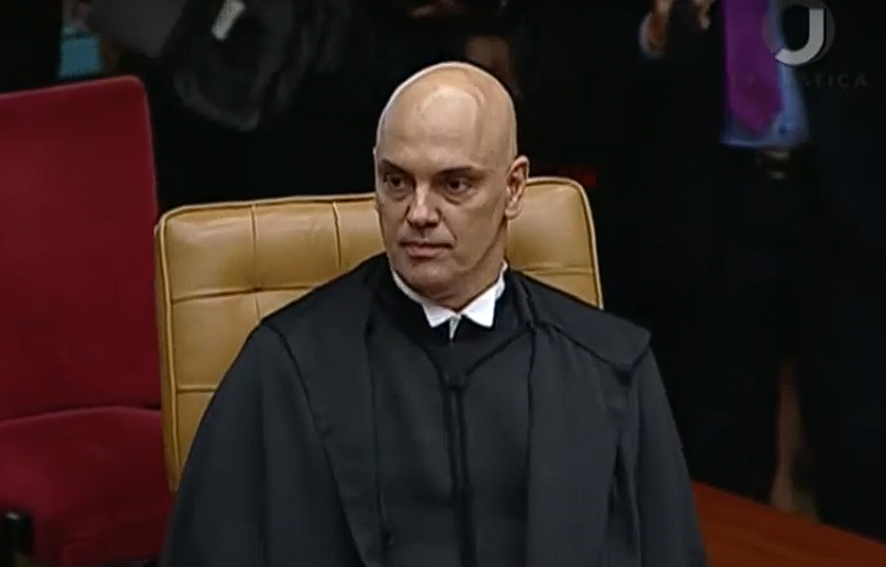 Moraes recebe vaias durante a homenagem a Temer
