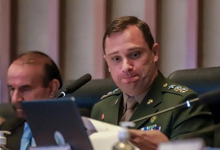 Exército veta Mauro Cid de concorrer à promoção a coronel