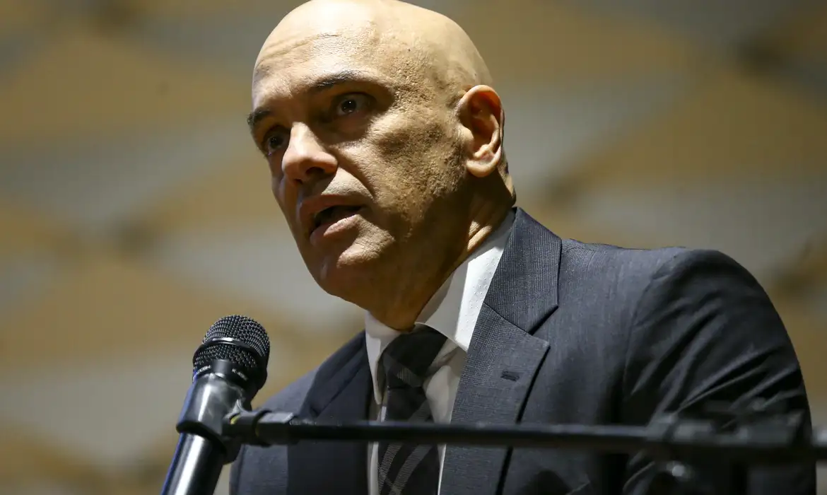 Evento em Londres barra imprensa; “Nem a pau”, diz Moraes ao negar entrevista 