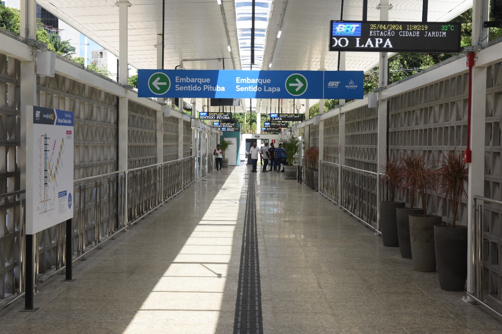 Prefeitura entrega trecho 2 do BRT com 8 novas estações e inicia operação de nova linha entre Lapa e Pituba