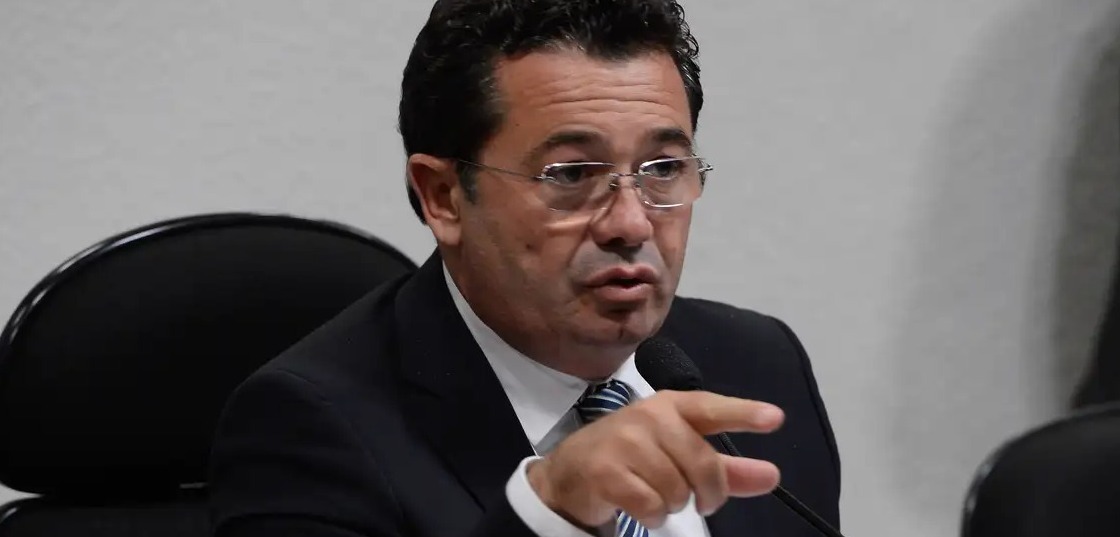 Filho de ministro do TCU ganha vaga em conselho com salário anual de R$ 1 milhão