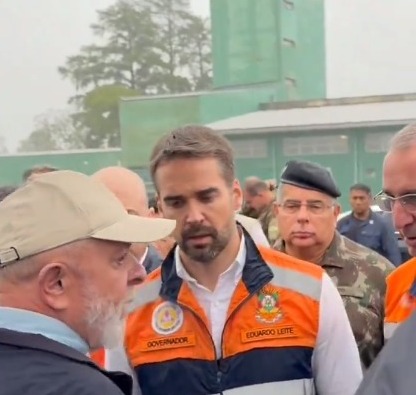 Não faltarão recursos para reconstruir o que foi destruído pela chuva, garante Lula 