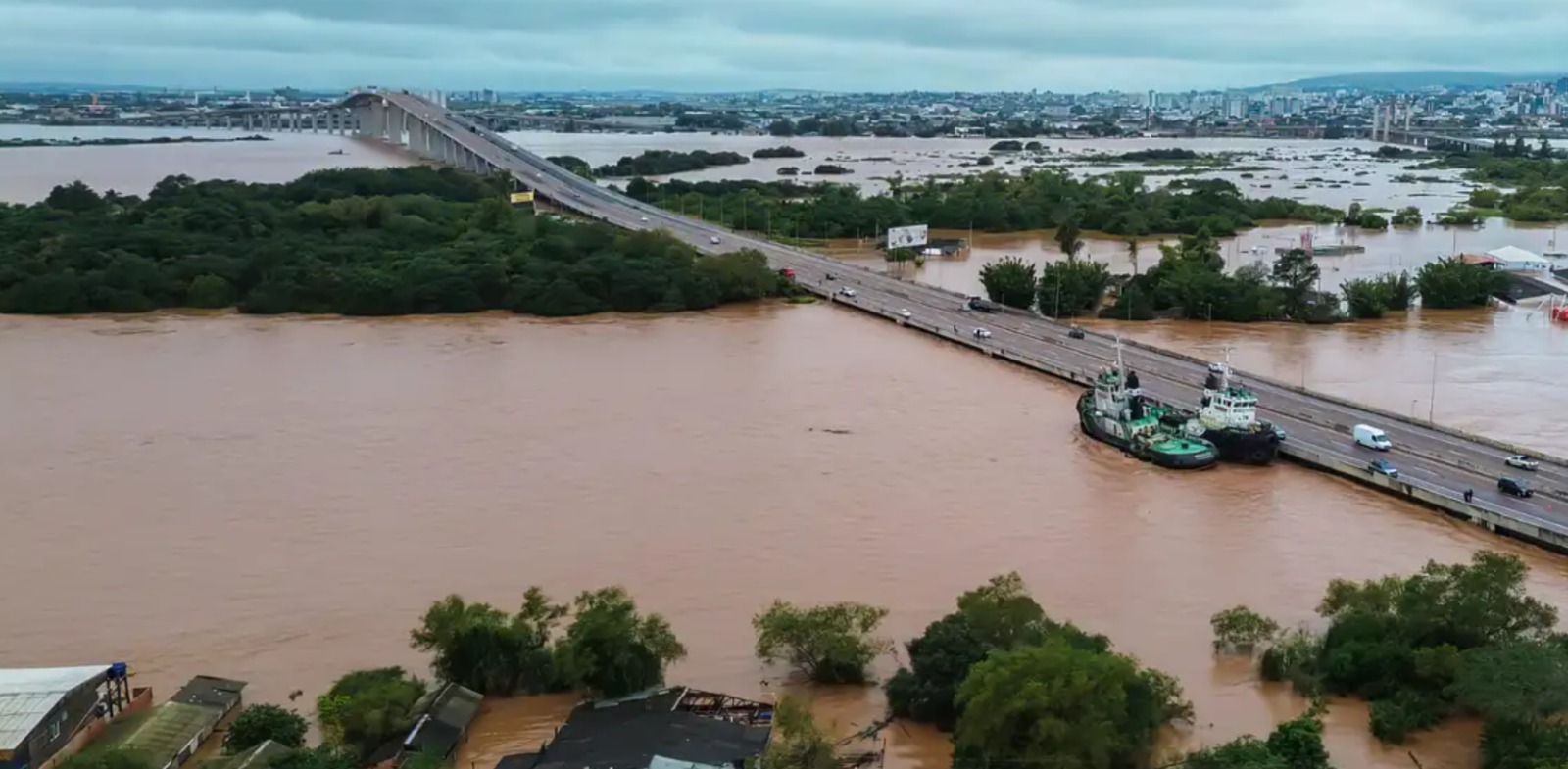 83 pessoas morreram após enchentes que atingem o RS