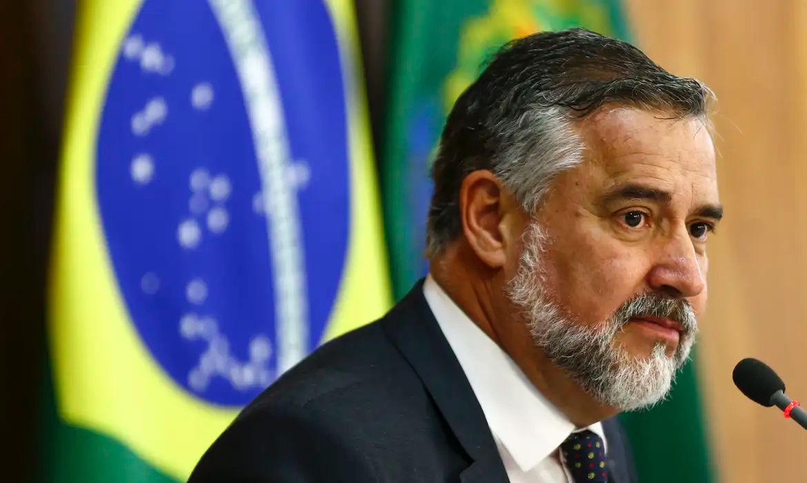 Petistas veem erro na escolha de Pimenta como autoridade no RS, diz site