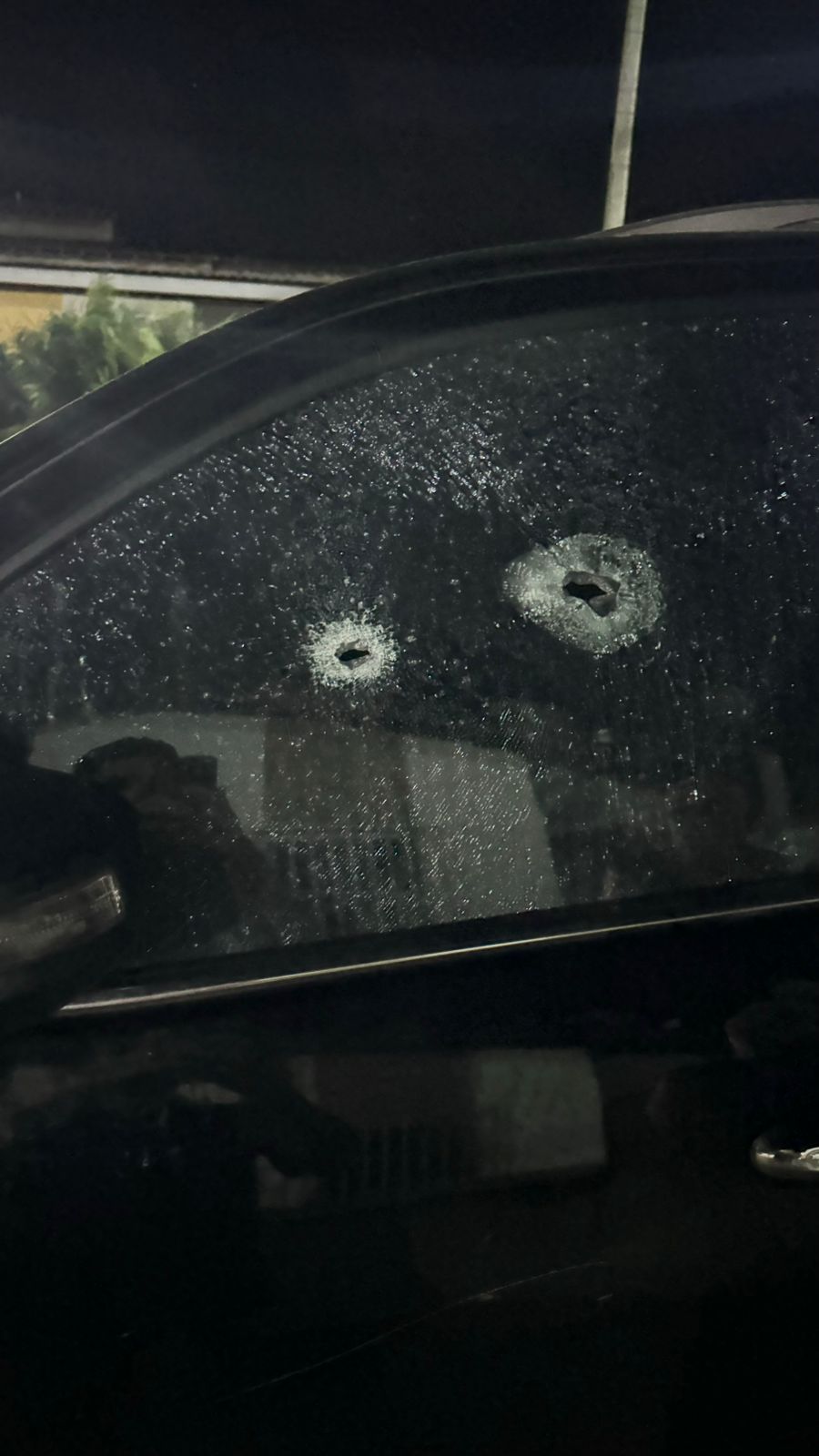 Carro de pré-candidato da oposição em Esplanada é alvejado por tiros 