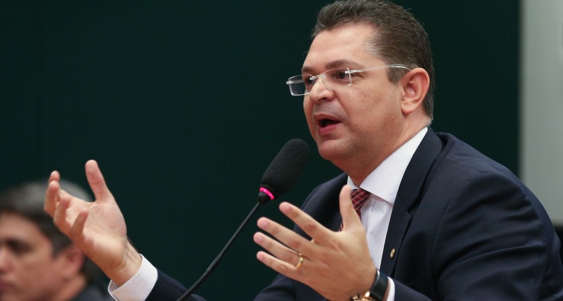 Não estou “com pressa” para votar PL do aborto, diz autor 