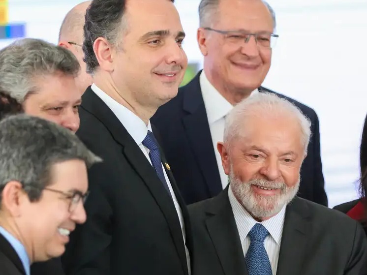 Pacheco diz que recebe 'com alegria' apoio de Lula e que tem 'grande apreço' pelo presidente