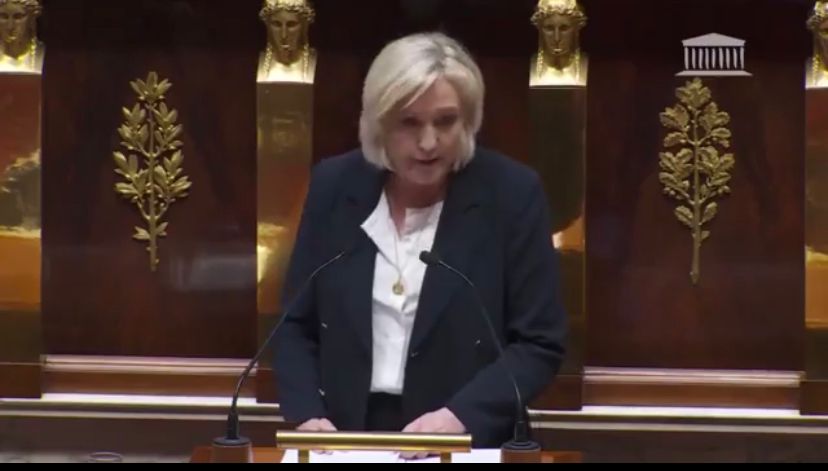 Direita vence eleições na França