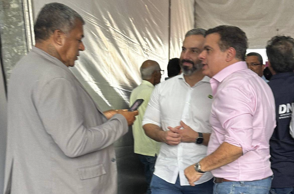 O silêncio de Roma continua: Deputado do PL da Bahia vai  a ato de Lula em Feira de Santana