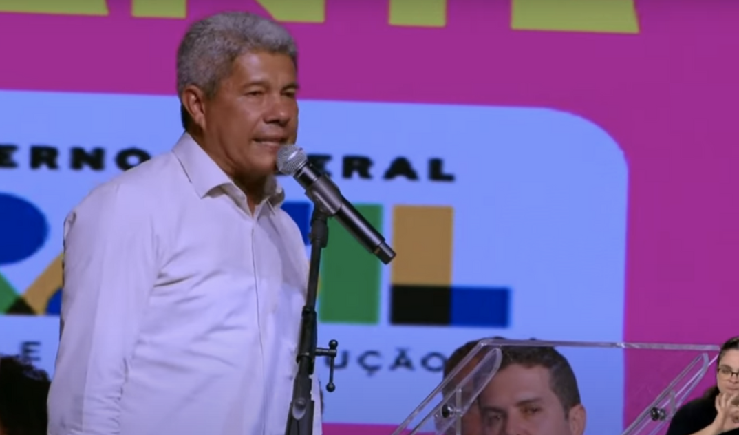 'Nós temos um governo popular, socialista, comunista', diz Jerônimo em evento com Lula