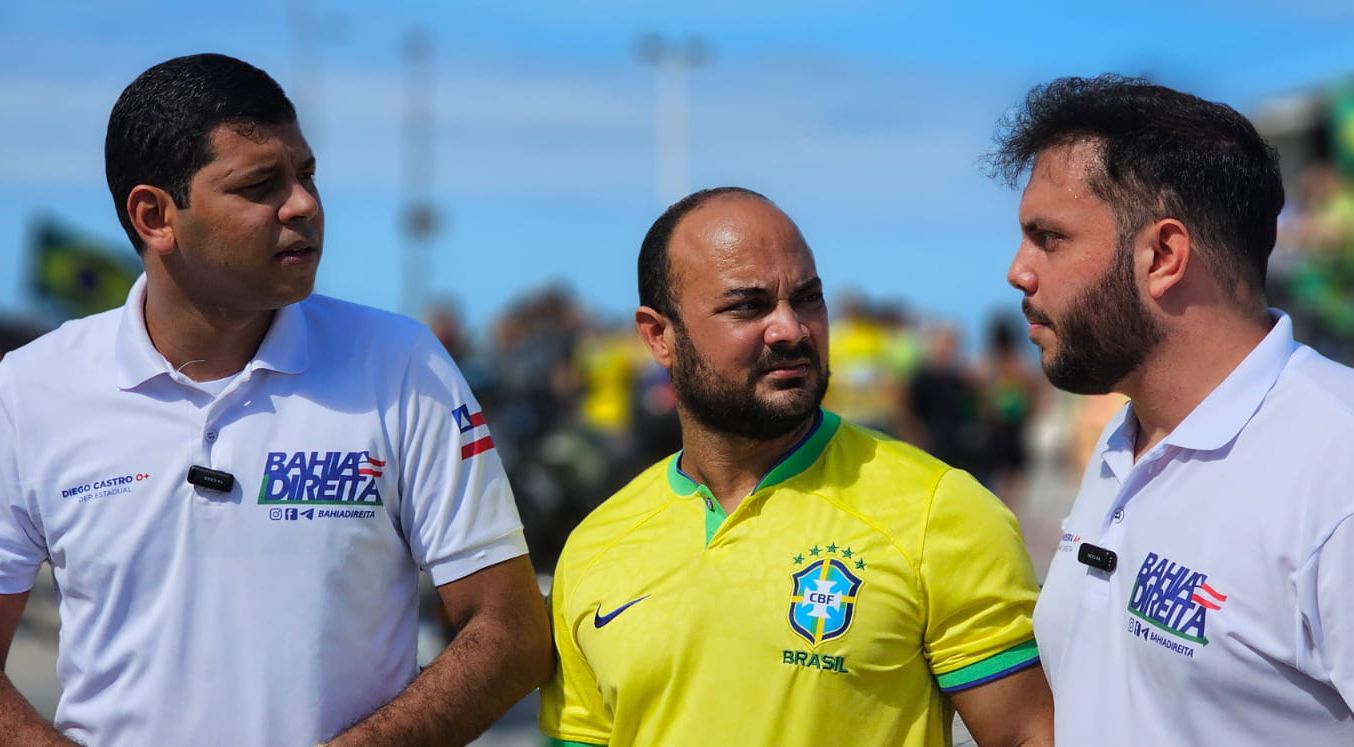 2 de Julho: Diego Castro e Alexandre Moreira reúne bolsonaristas em adesivaço 'Fora Lula' na Barra