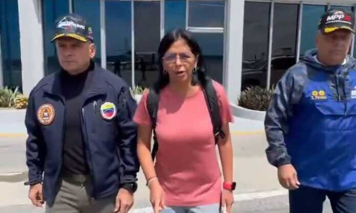 Vice-presidente da Venezuela é atingida por árvore por conta de um furacão
