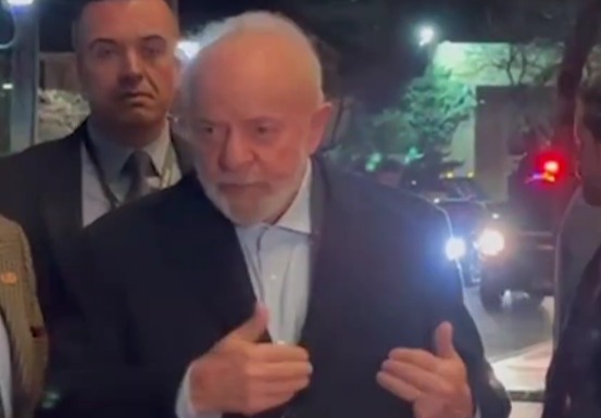 No Chile, Lula se recusa a falar com jornalistas 