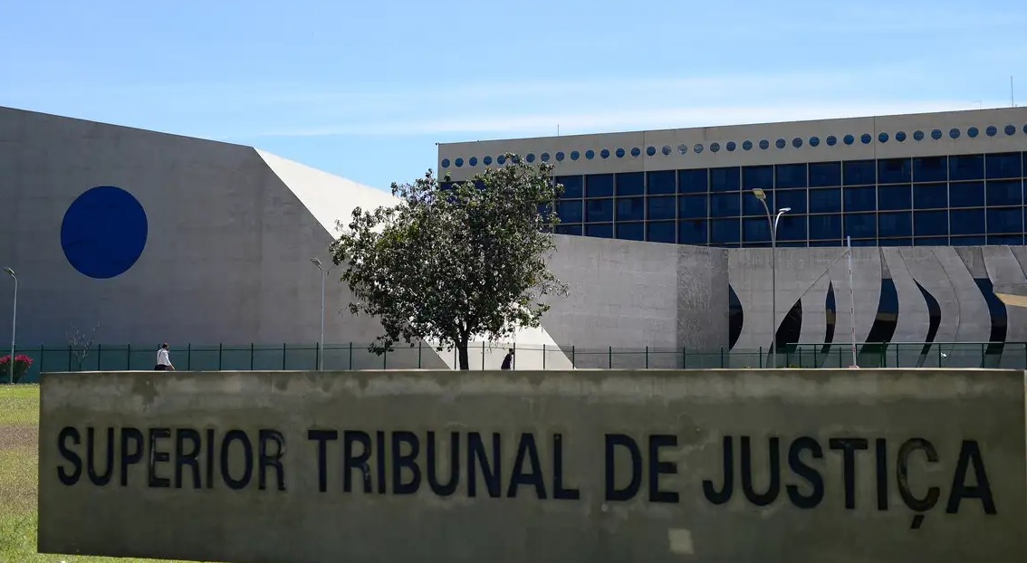 STJ julga recurso e aplica descriminalização do porte de maconha