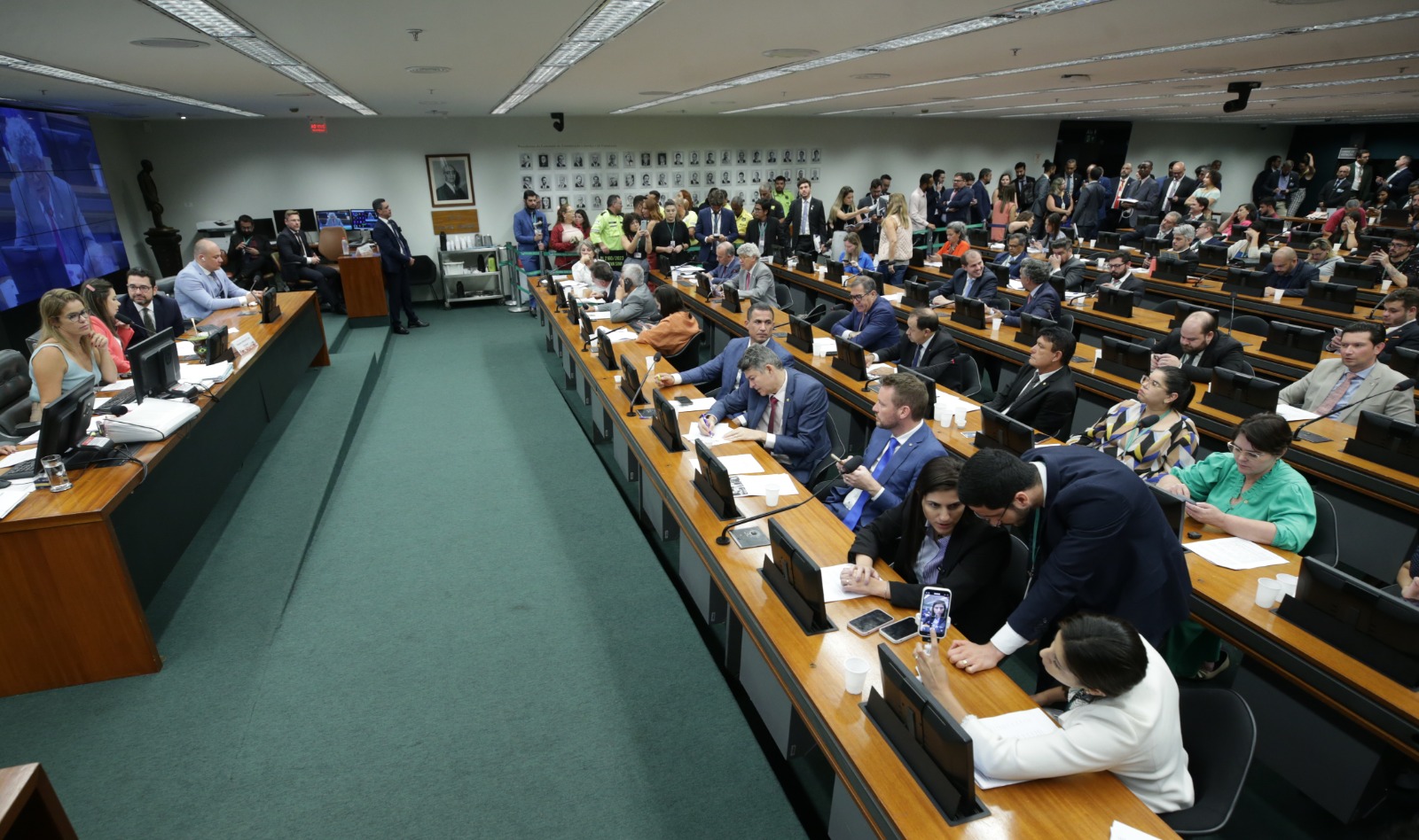 CCJ aprova aumento de penas para crimes de furto, roubo e estelionato