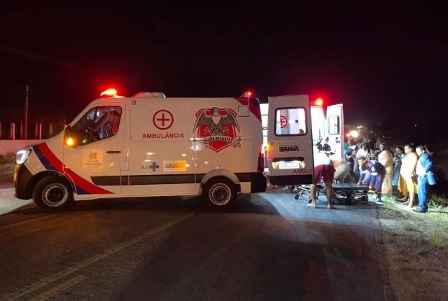 Mulher morre e familiares ficam feridos em acidente na BA-120 