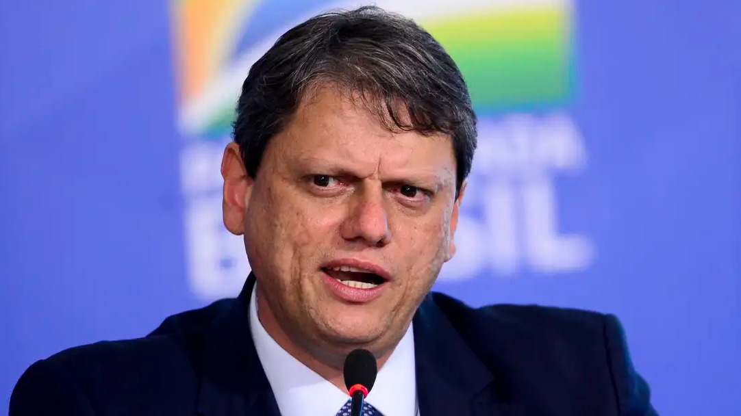 Tarcísio confirma candidatura à reeleição em 2026 e reforça apoio a Bolsonaro para presidência
