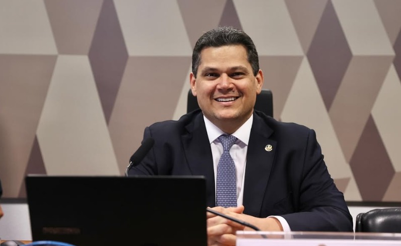 PF convoca chefe de gabinete de Davi Alcolumbre para esclarecimentos sobre fraude em licitações