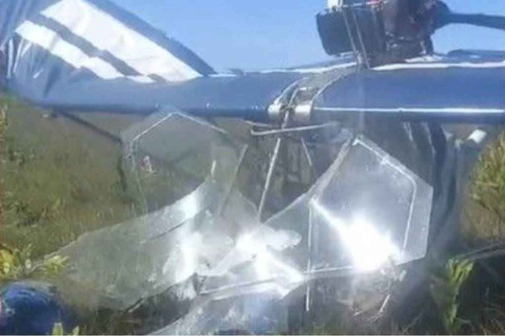 Queda de avião em Prado deixa dois feridos; piloto tem fraturas graves