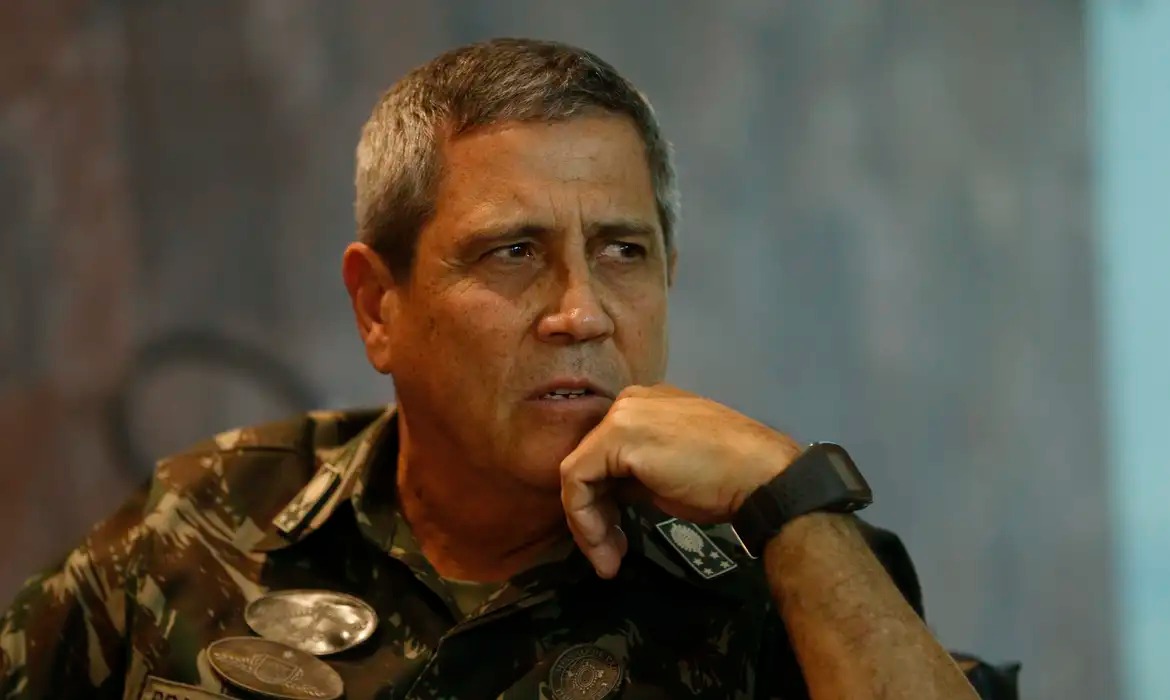 Moraes nega acesso integral ao inquérito para defesa de Braga Netto