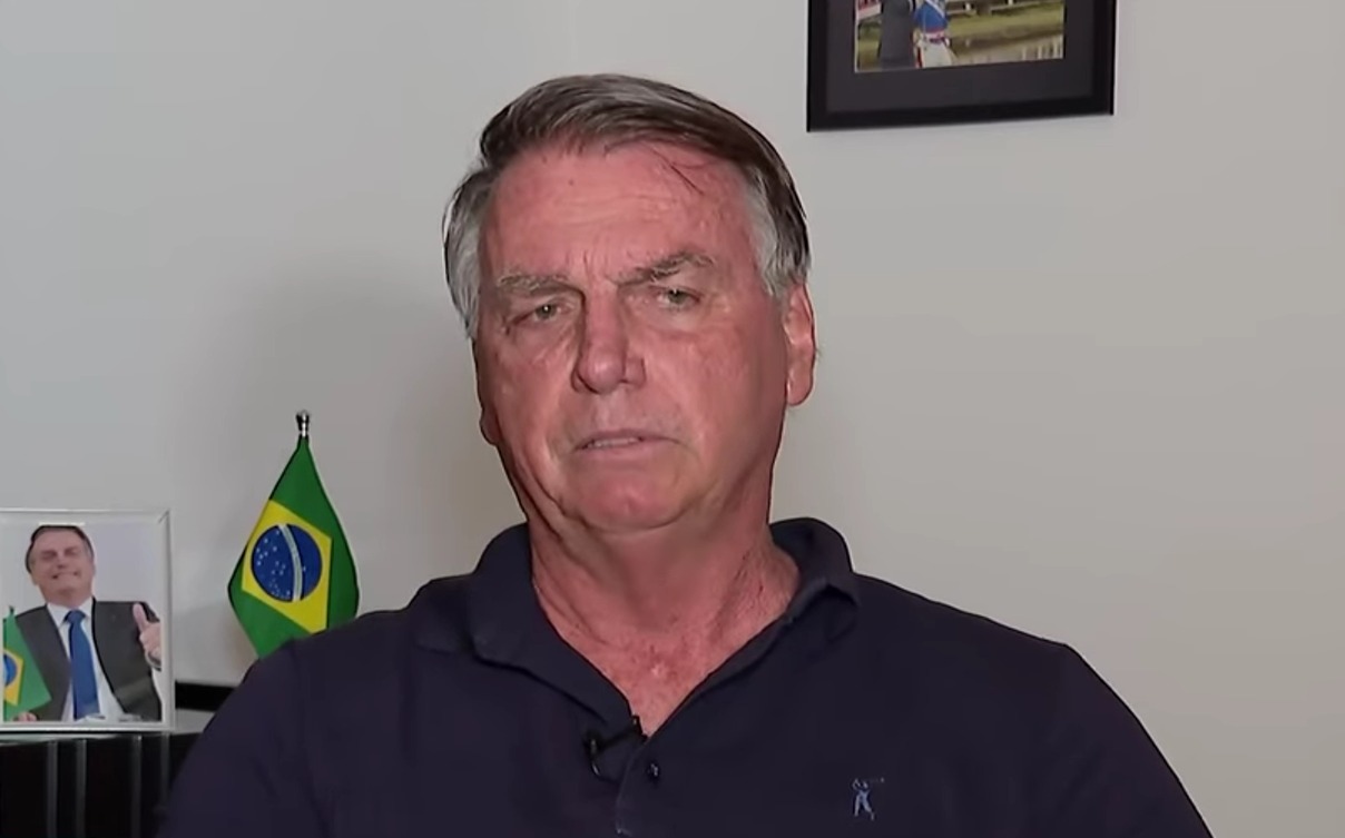 Bolsonaro sugere Michelle como possível candidata em 2026 e condiciona apoio a cargo na Casa Civil
