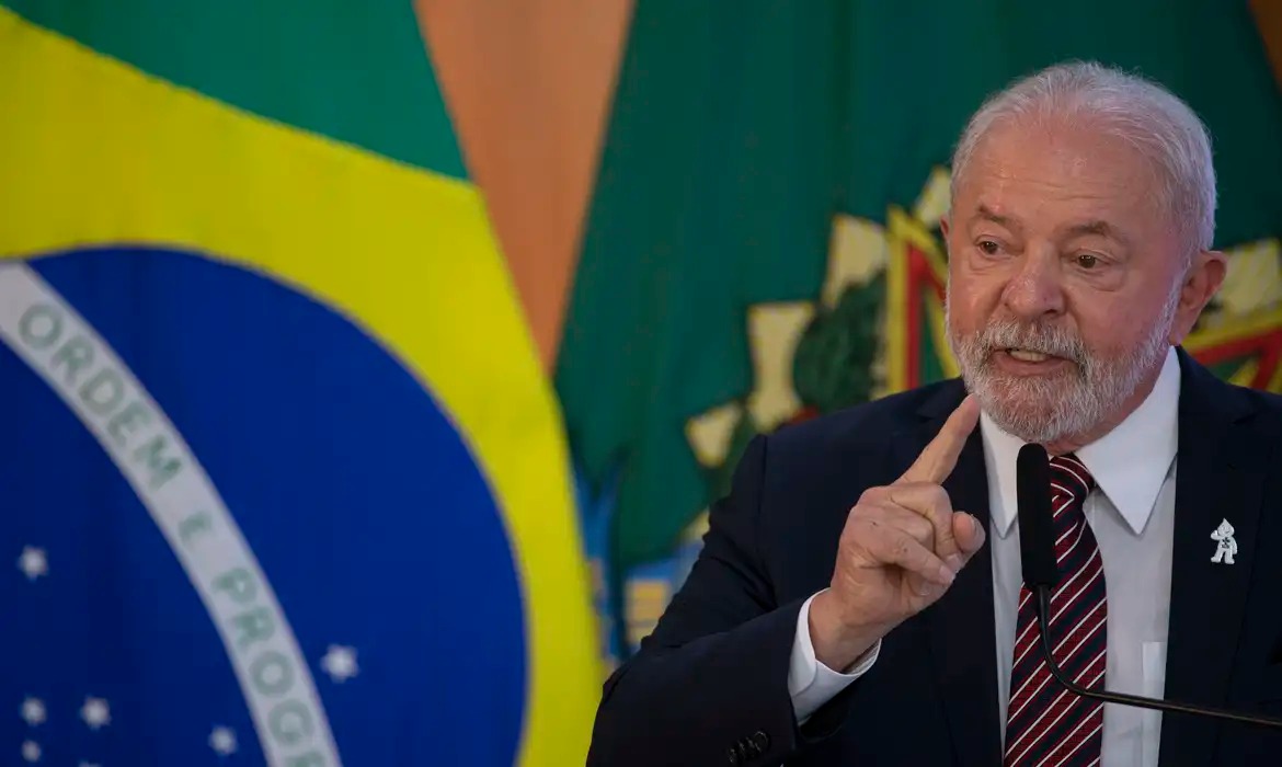 Lula exonera ministros congressistas para votação em eleições do Congresso